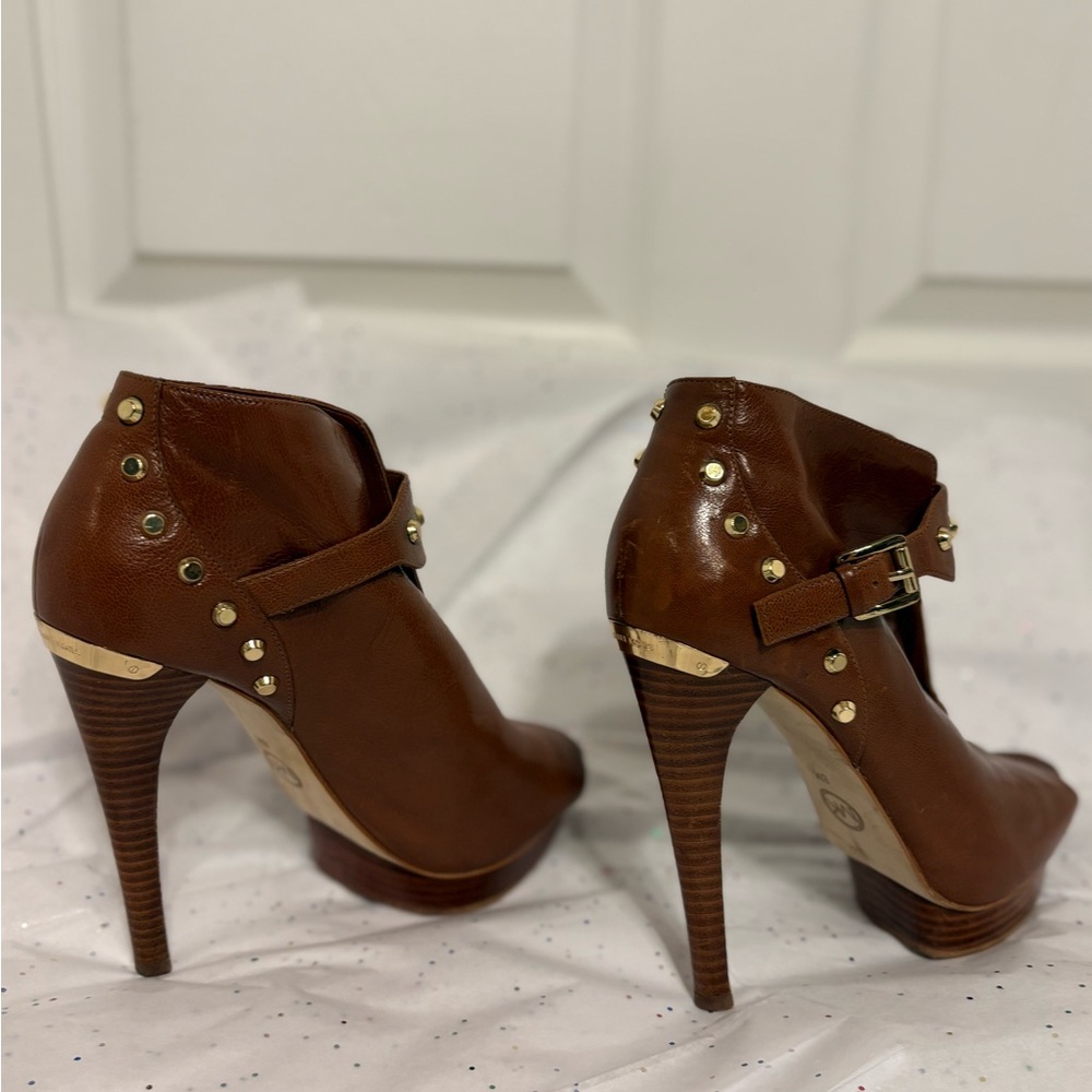 Michael Kors size 8m heels - Picture 2 of 7